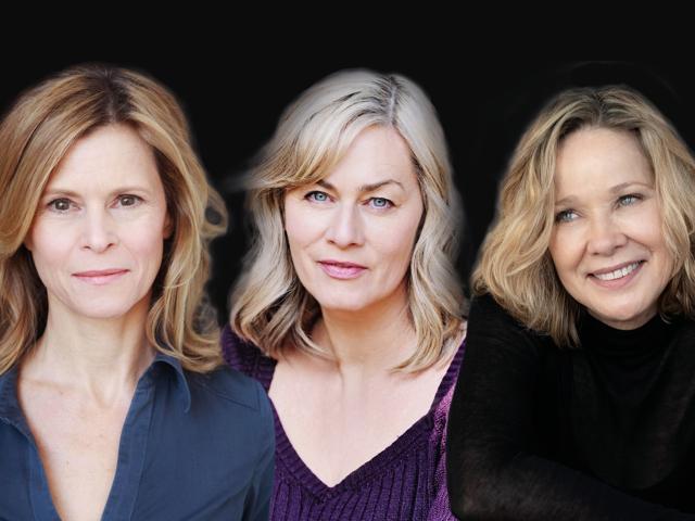 Das Bild zeigt vier deutsche Frauen, die lächeln und gemeinsam posieren.