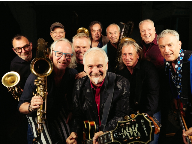 Bild von Dr. Mablues and the detail horns