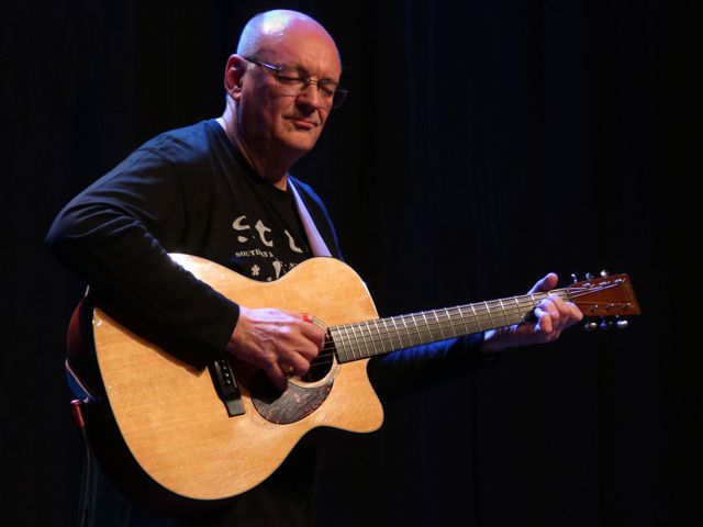 Bild von FINGERSTYLE WITH HEART AND SOUL