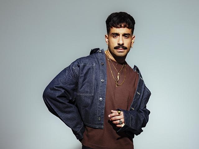 Bild von Gökhan Türkmen live mit Orchester