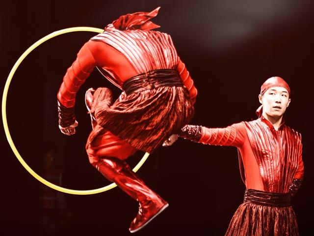 Bild von ZENsation Chinas Grossmeister der Balance: Chinesischer Nationalcircus