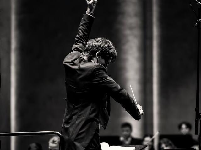 Bild von Süddeutsches Sinfonieorchester: Zeitenbruch!
